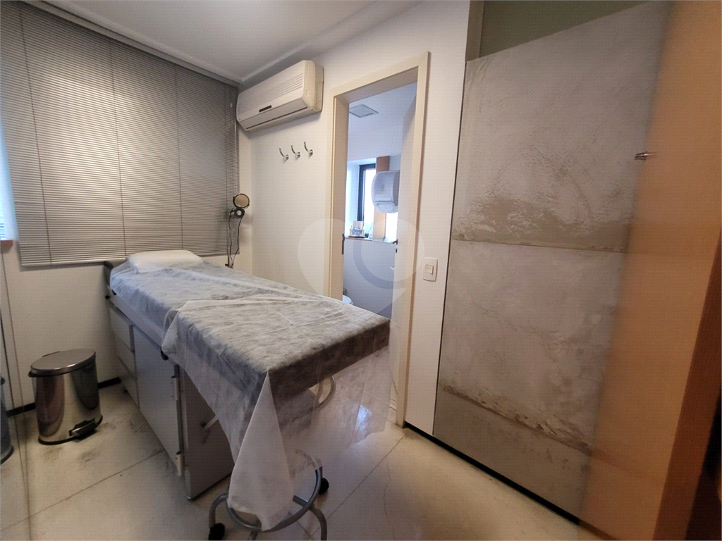 Sala Comercial 33 m² reformada com armários, ar-condicionado 2 salas e 2 banheiros Higienópolis