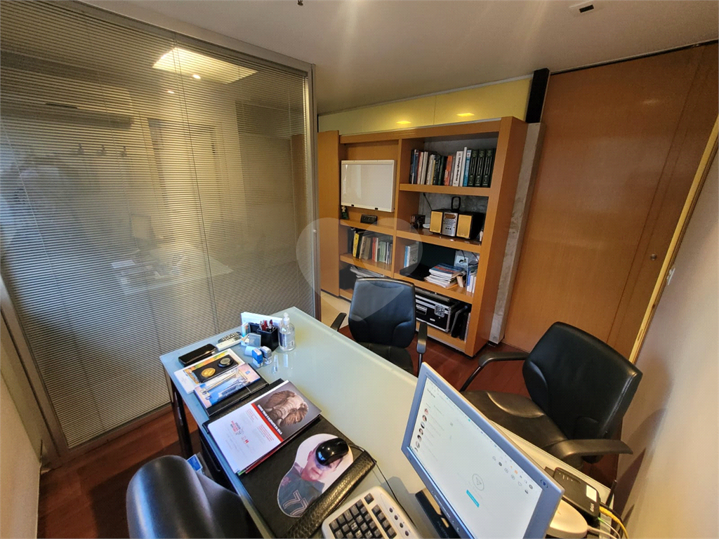 Sala Comercial 33 m² reformada com armários, ar-condicionado 2 salas e 2 banheiros Higienópolis