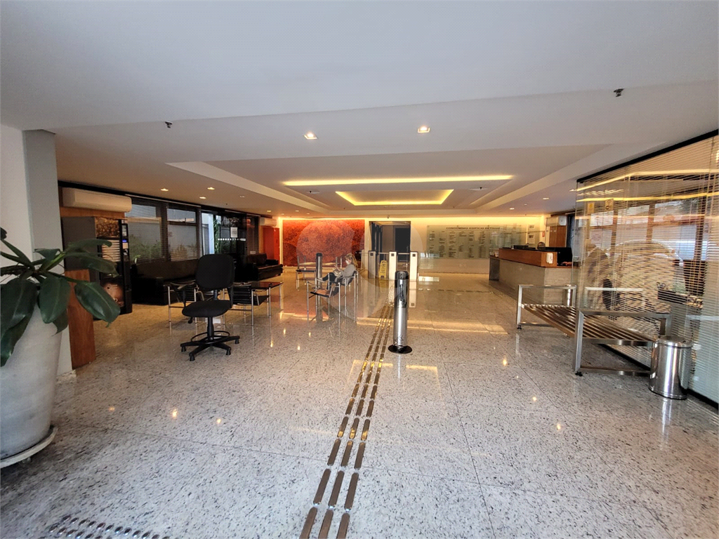 Sala Comercial 33 m² reformada com armários, ar-condicionado 2 salas e 2 banheiros Higienópolis