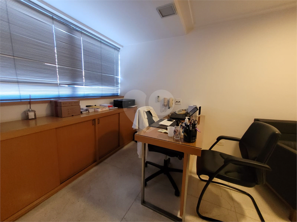 Sala Comercial 33 m² reformada com armários, ar-condicionado 2 salas e 2 banheiros Higienópolis