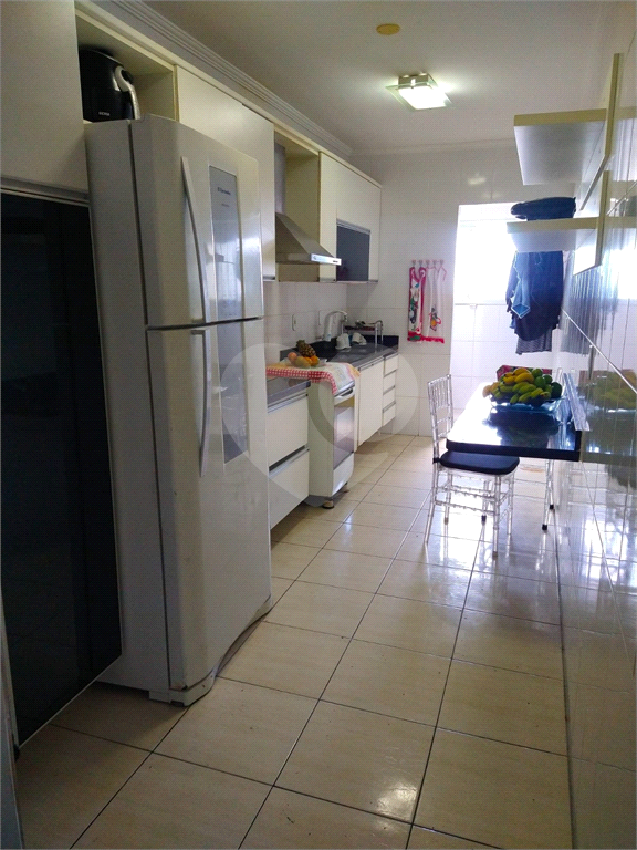 Apto , Bairro  Ocian - Praia Grande , sendo 2 dorm 1 suite , varanda gourmet, 1 vaga ,Cond completo 
