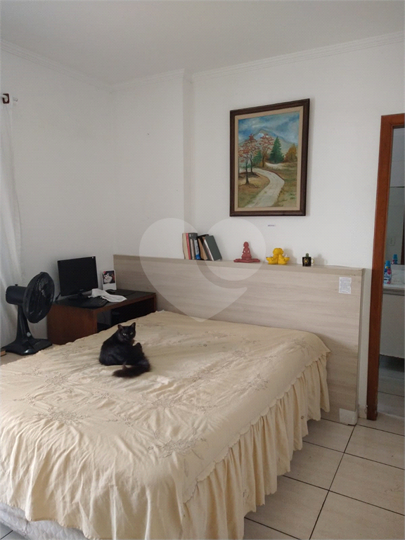 Apto , Bairro  Ocian - Praia Grande , sendo 2 dorm 1 suite , varanda gourmet, 1 vaga ,Cond completo 