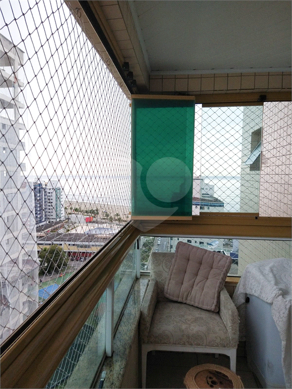 Apto , Bairro  Ocian - Praia Grande , sendo 2 dorm 1 suite , varanda gourmet, 1 vaga ,Cond completo 