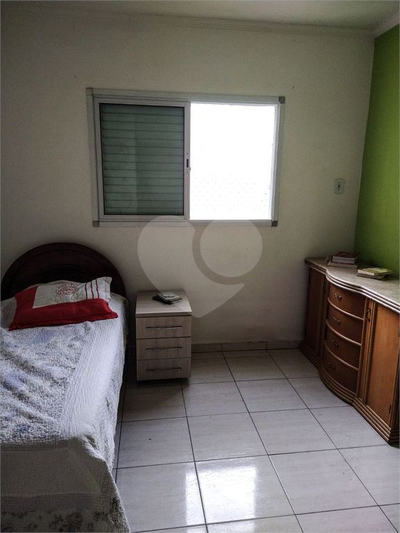 Apto , Bairro  Ocian - Praia Grande , sendo 2 dorm 1 suite , varanda gourmet, 1 vaga ,Cond completo 