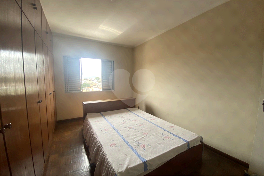 Sobrado com 228 m², 3 dormitórios e 6 vagas