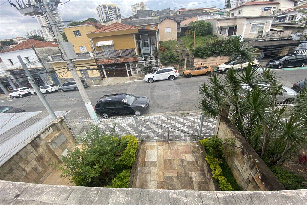 Sobrado com 228 m², 3 dormitórios e 6 vagas