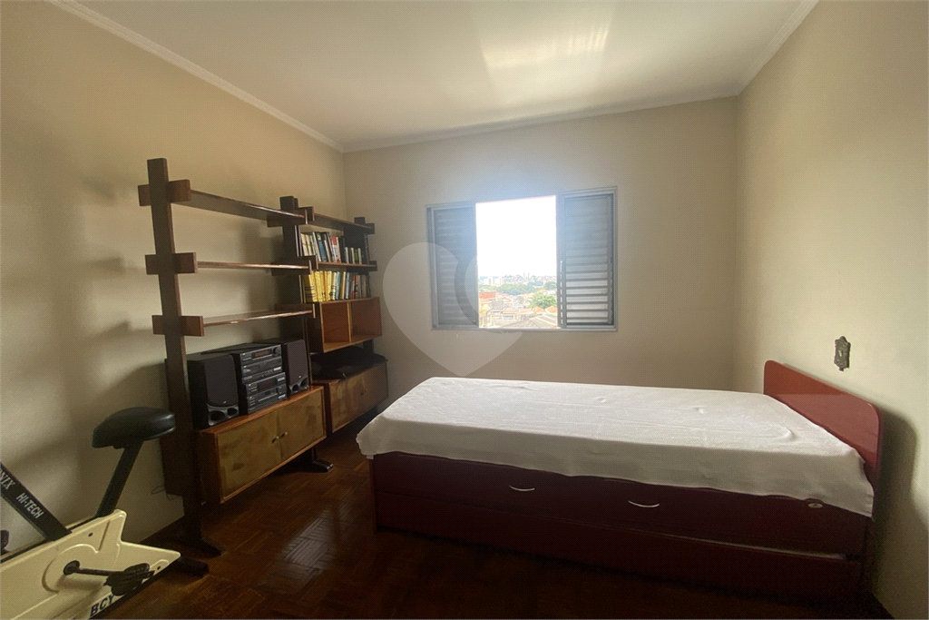 Sobrado com 228 m², 3 dormitórios e 6 vagas