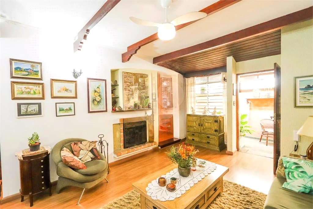 Casa à venda com 142m², 2 quartos e 2 vagas