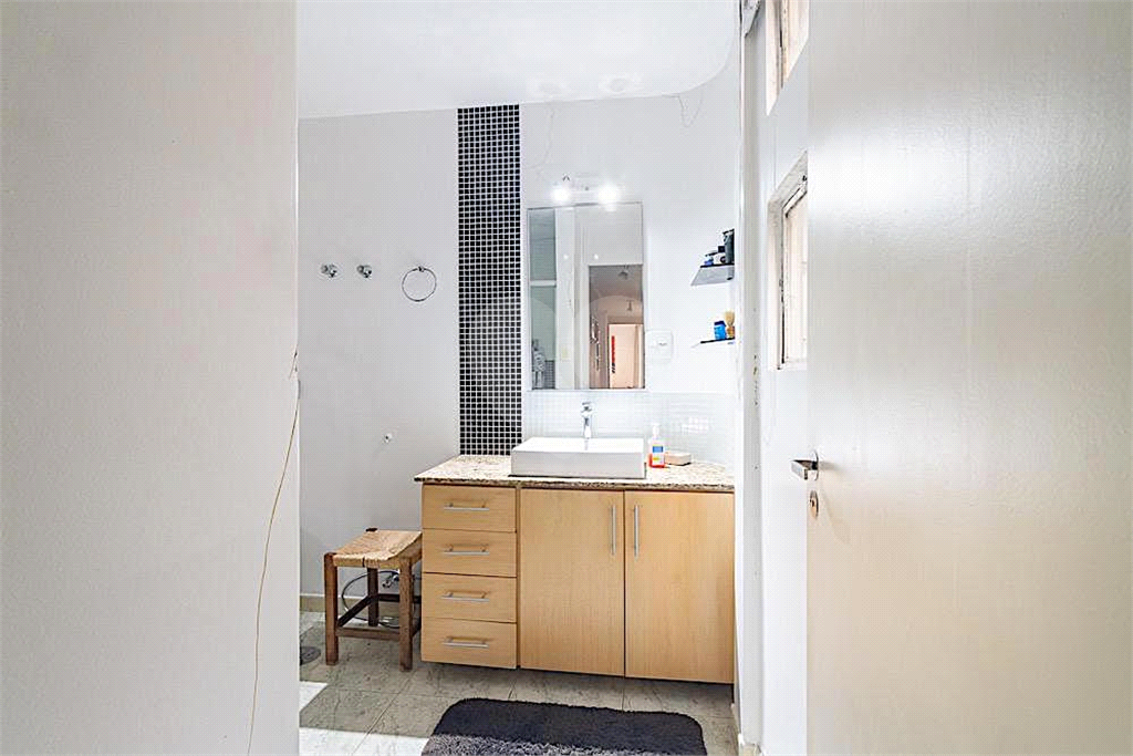 APARTAMENTO em JARDIM PAULISTA