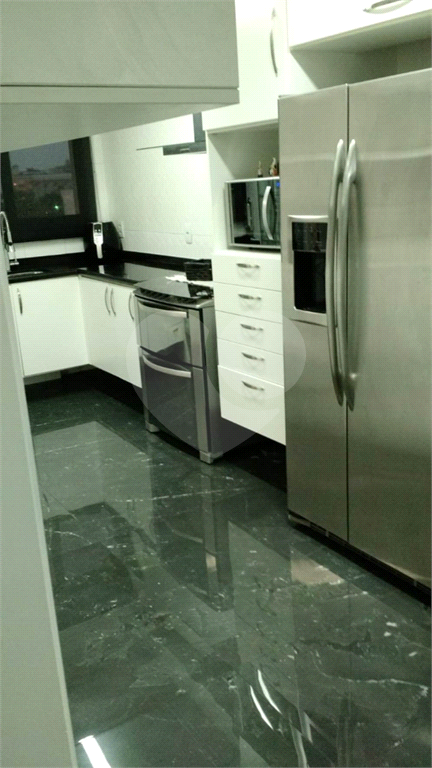 Apto com varanda estendida 178 m², decorado e mobiliado, lazer completo