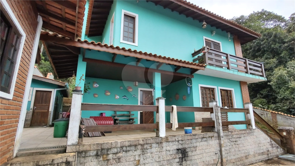 Casa de Condomínio à venda com 4 quartos, 200m² - Foto 1