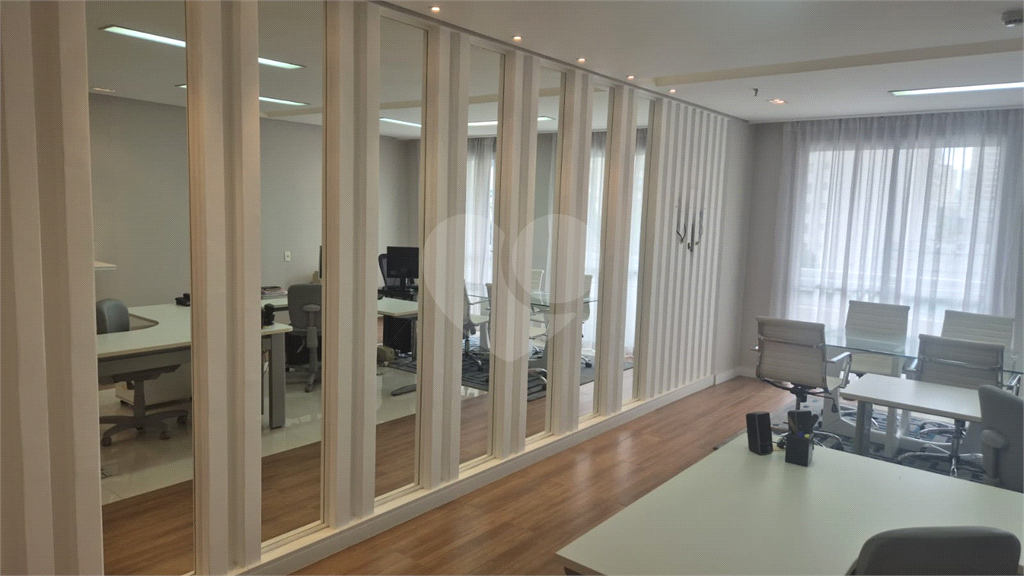 Sala Comercial  em Condomínio com vaga