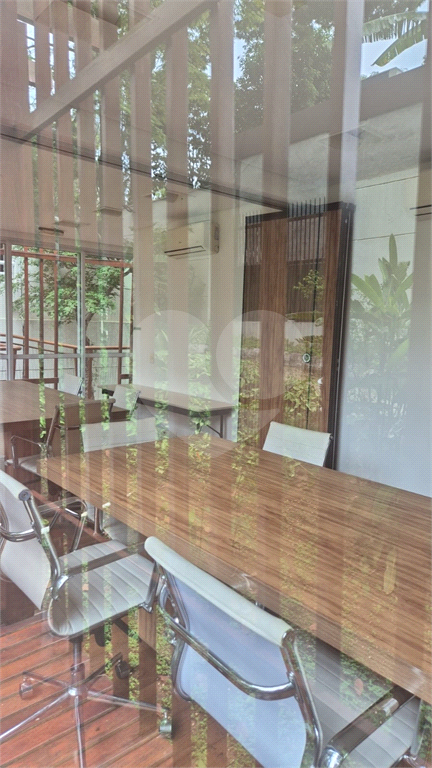 Sala Comercial  em Condomínio com vaga