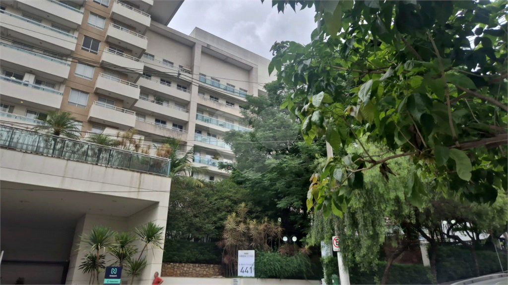 Sala Comercial  em Condomínio com vaga