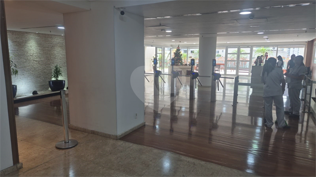 Sala Comercial  em Condomínio com vaga