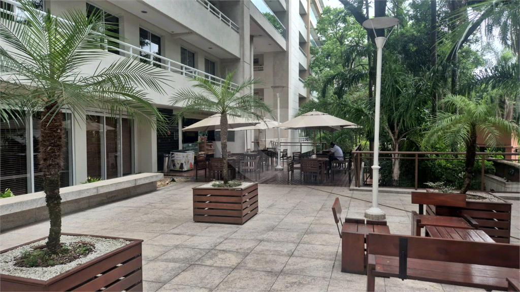 Sala Comercial  em Condomínio com vaga