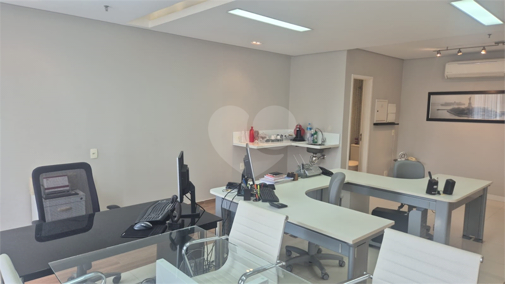 Sala Comercial  em Condomínio com vaga