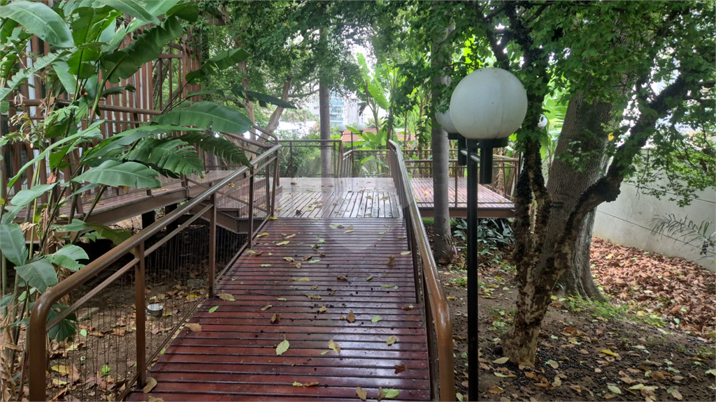 Sala Comercial  em Condomínio com vaga