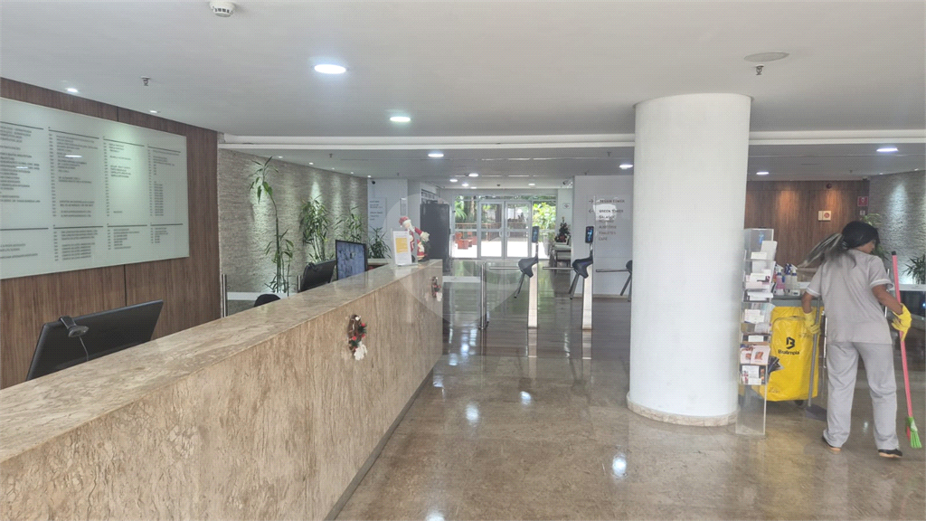 Sala Comercial  em Condomínio com vaga