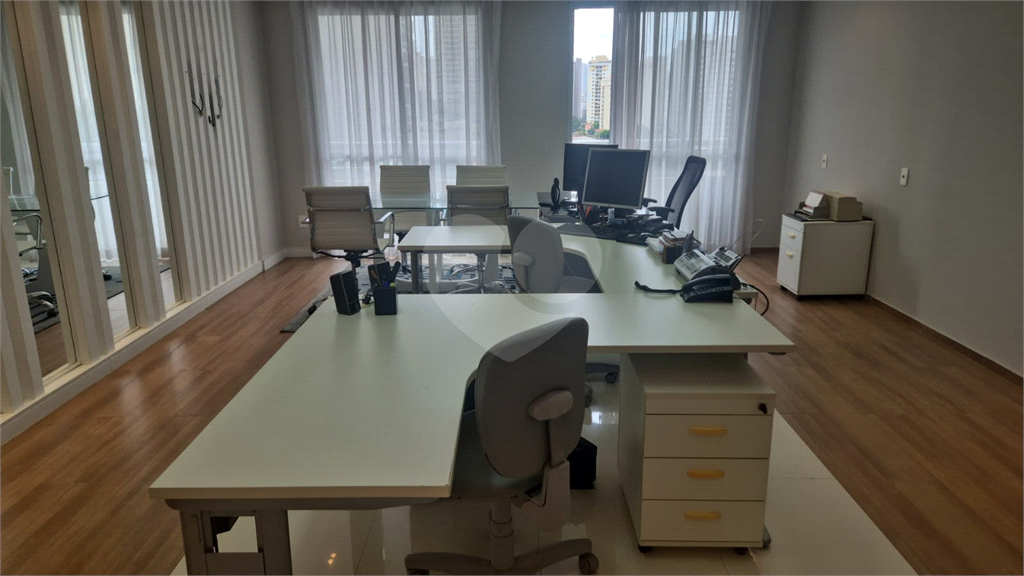 Sala Comercial  em Condomínio com vaga