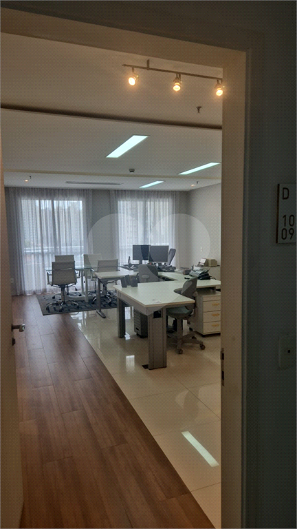 Sala Comercial  em Condomínio com vaga