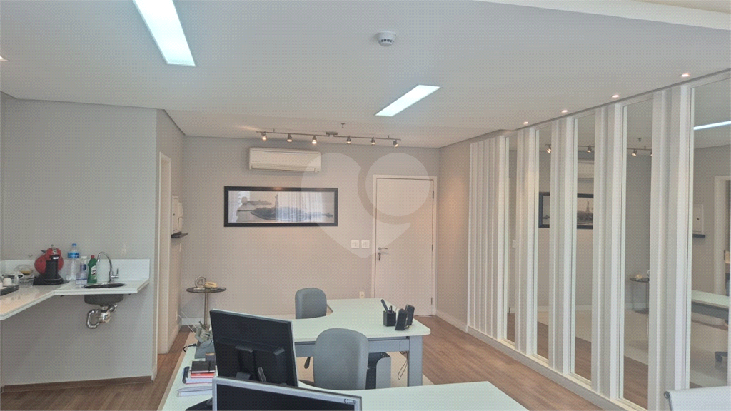 Sala Comercial  em Condomínio com vaga