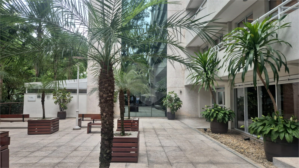 Sala Comercial  em Condomínio com vaga