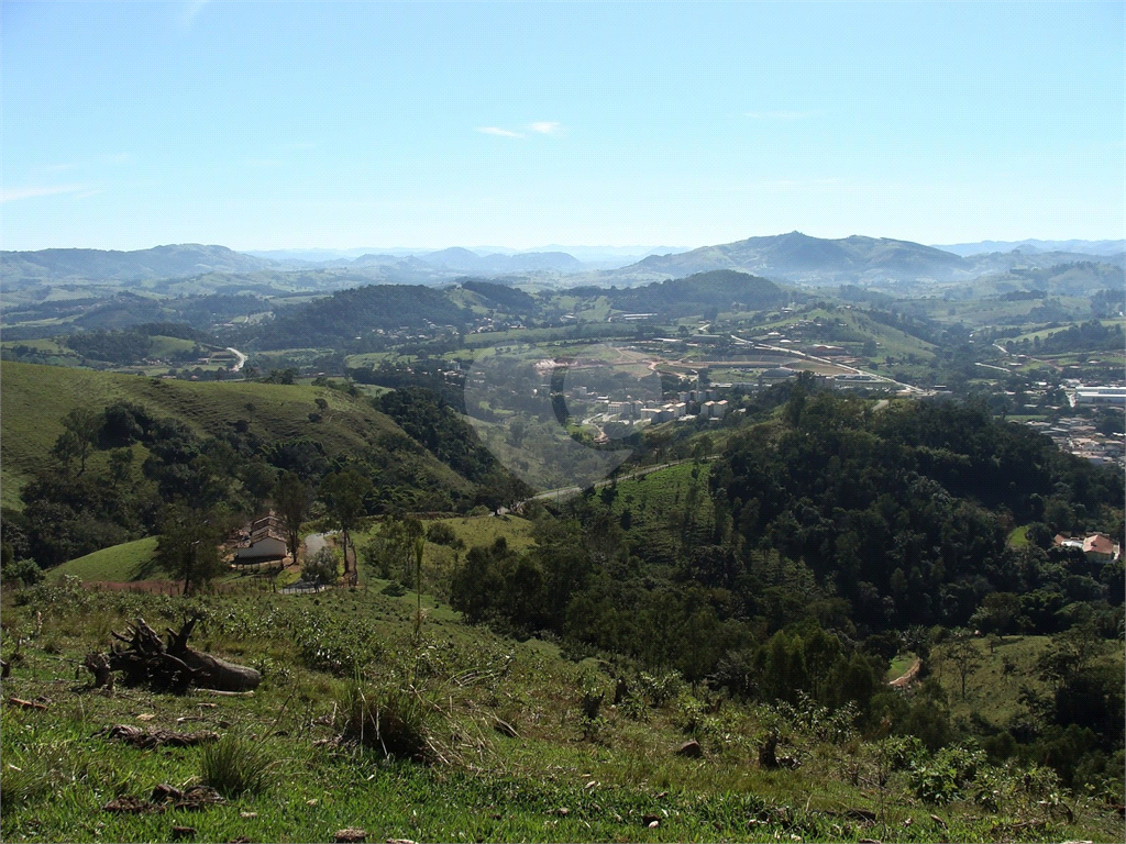 Terreno 1000 m² em condomínio em Socorro 