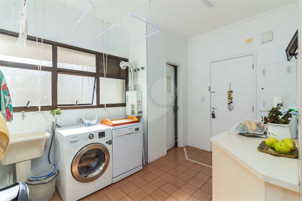 APARTMENTO À VENDA COM 4 QUARTOS, 3 VAGAS, LAZER NO PARAÍSO.