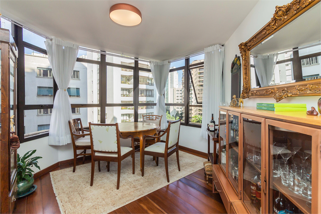 APARTMENTO À VENDA COM 4 QUARTOS, 3 VAGAS, LAZER NO PARAÍSO.