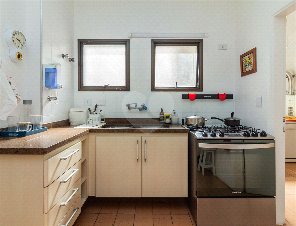 APARTMENTO À VENDA COM 4 QUARTOS, 3 VAGAS, LAZER NO PARAÍSO.