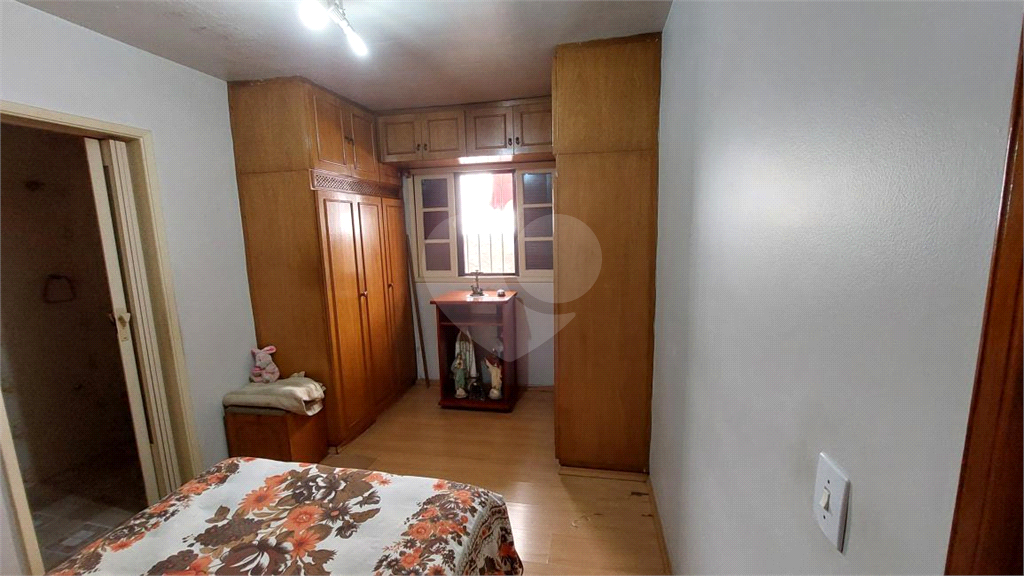 Casa Térrea c0m 03 dormitórios, 01 suíte e 02 vagas - Villa Santa Teresinha