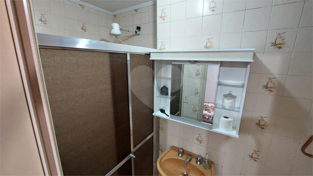 Casa Térrea c0m 03 dormitórios, 01 suíte e 02 vagas - Villa Santa Teresinha