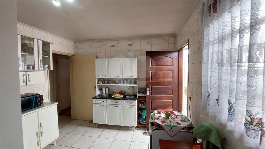 Casa Térrea c0m 03 dormitórios, 01 suíte e 02 vagas - Villa Santa Teresinha