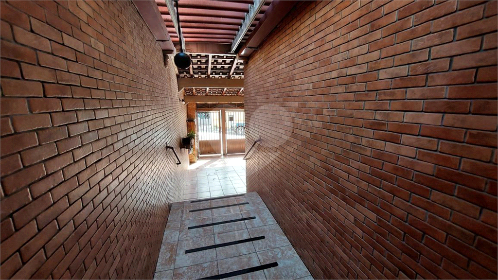 Casa Térrea c0m 03 dormitórios, 01 suíte e 02 vagas - Villa Santa Teresinha