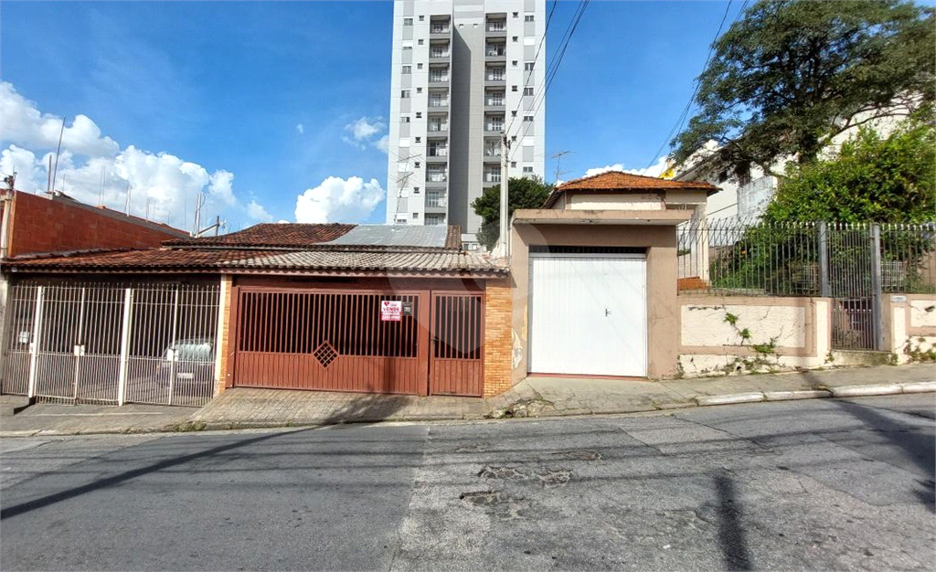 Casa Térrea c0m 03 dormitórios, 01 suíte e 02 vagas - Villa Santa Teresinha