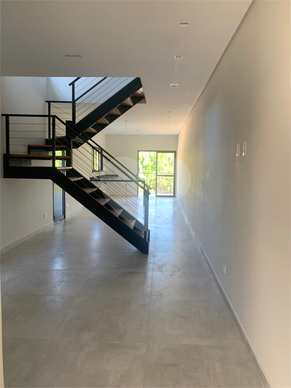 Sobrado à venda com 3 quartos, 180m² - Foto 1