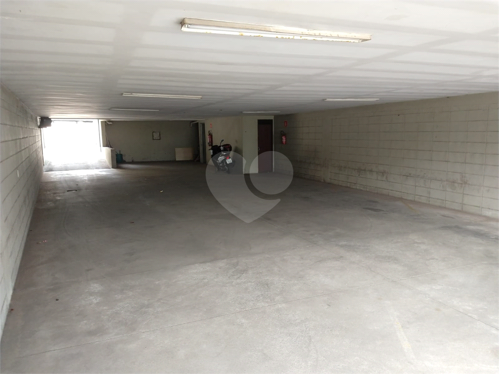 Salão Comercial  700 m²  -   Vila  Diva   