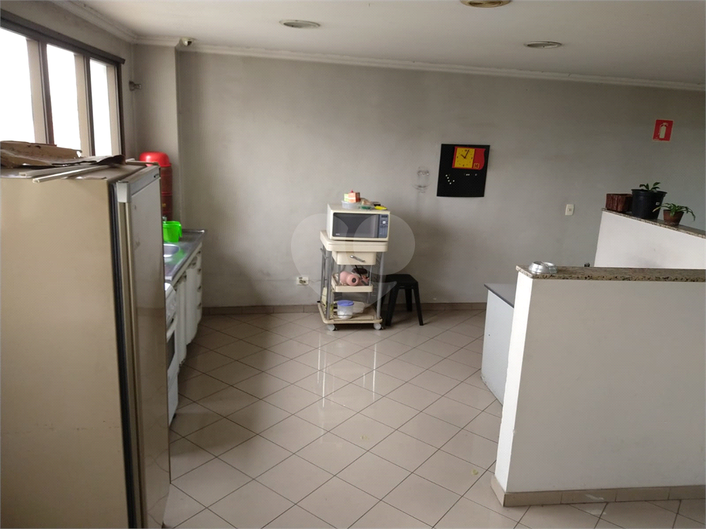 Salão Comercial  700 m²  -   Vila  Diva   