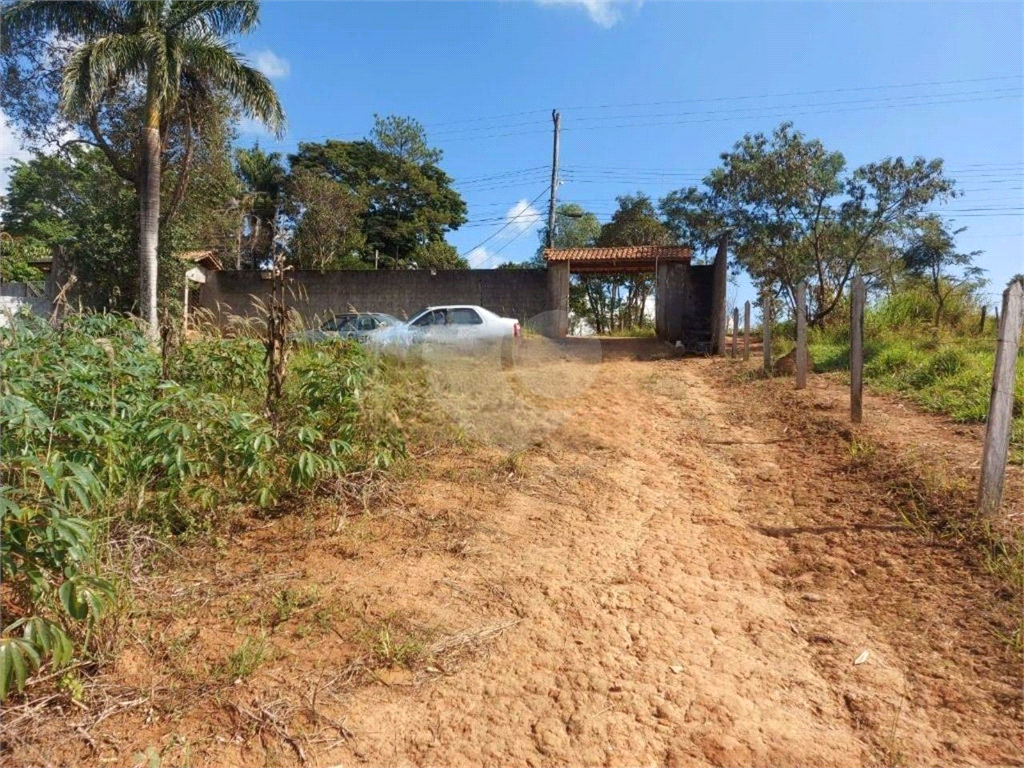 Chácara    -   2.632 m²   -  02 quartos  -  Atibaia 