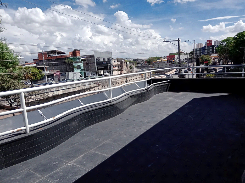 Galpão para venda e locação. 354m2. salão com vão livre.