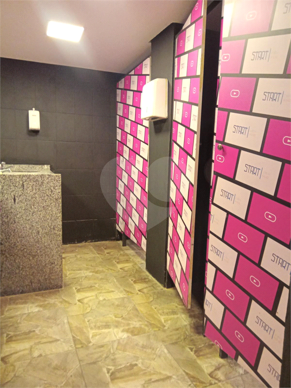 Galpão para venda e locação. 354m2. salão com vão livre.