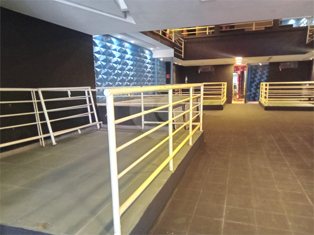 Galpão para venda e locação. 354m2. salão com vão livre.