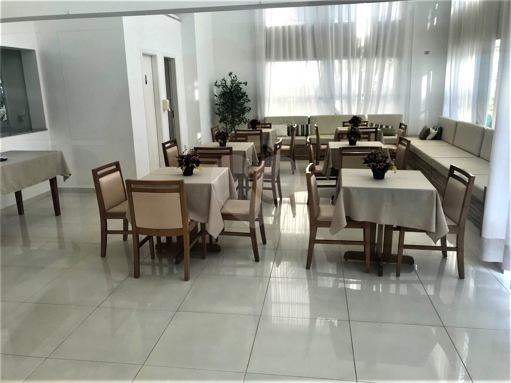 Apartamento com 84 m² em andar alto