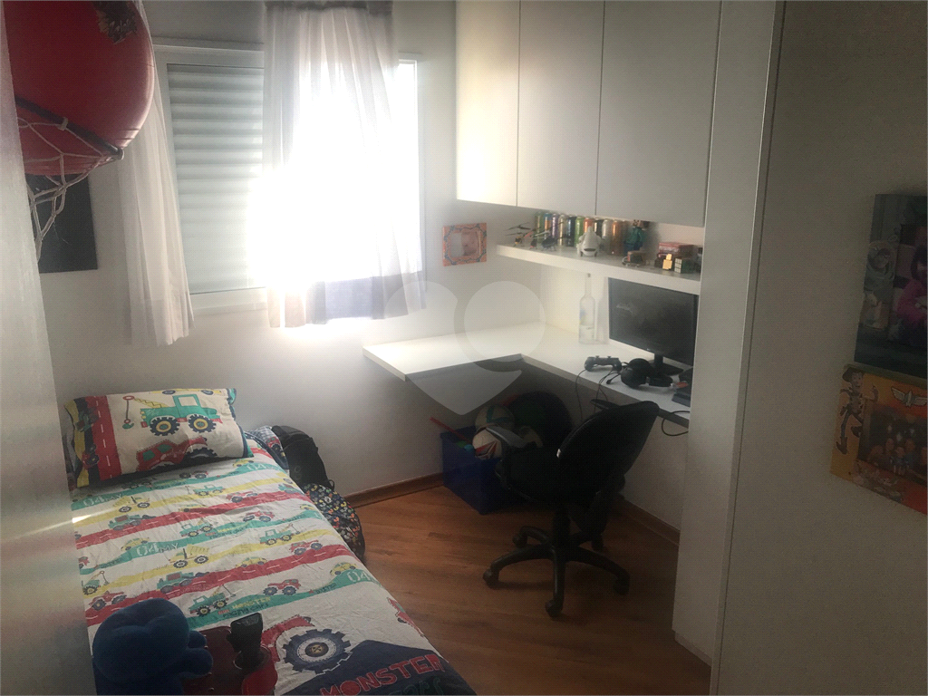 Apartamento com 84 m² em andar alto
