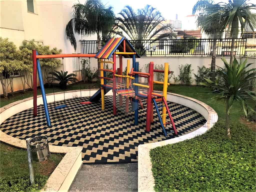 Apartamento com 84 m² em andar alto