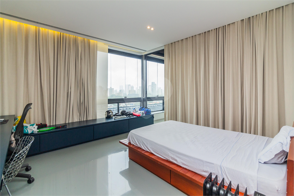 APARTAMENTO em VILA MADALENA