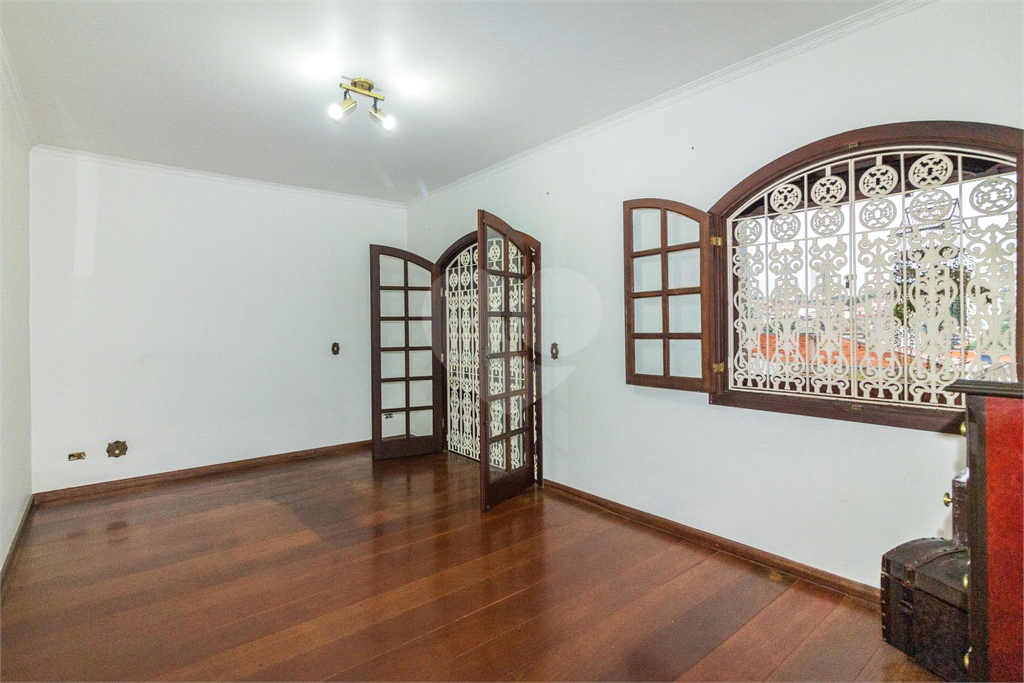 Casa com acessibilidade - 4 dorm sendo 1 c/suíte e closet e 1 c/ suíte, ampla sala, piscina