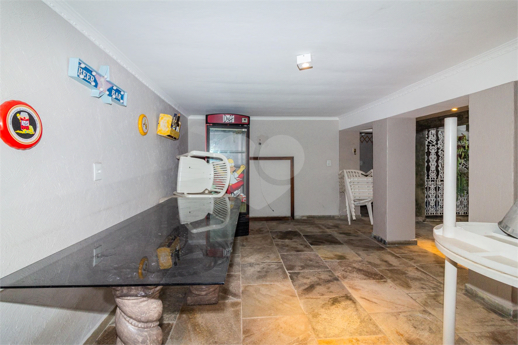 Casa com acessibilidade - 4 dorm sendo 1 c/suíte e closet e 1 c/ suíte, ampla sala, piscina
