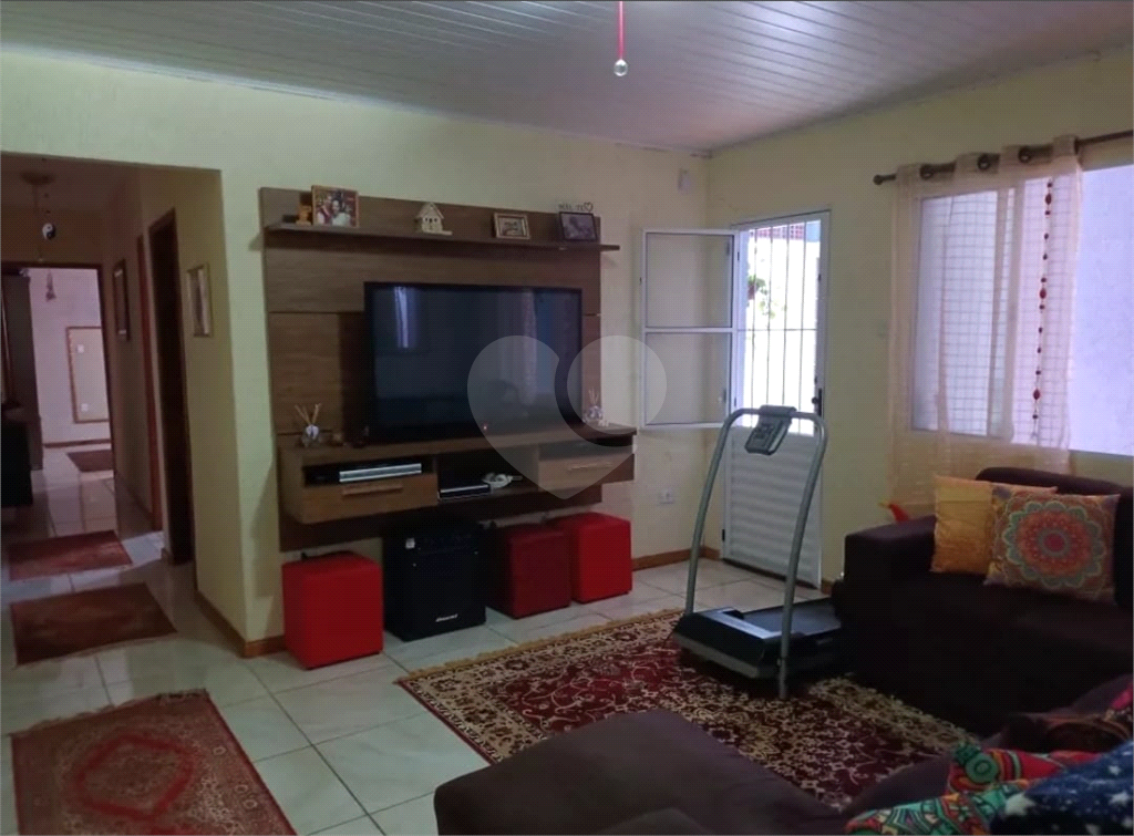 Duas casas no mesmo terreno no Limão